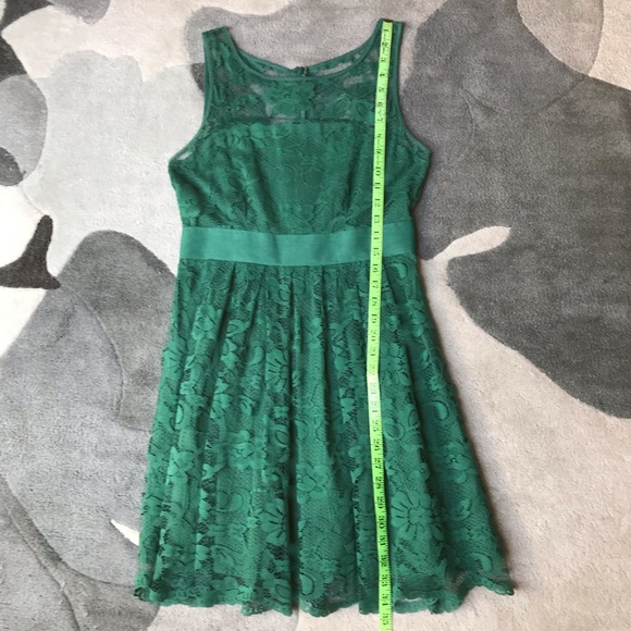 BB Dakota Green Lace Dress, EUC, S - Picture 12 of 16